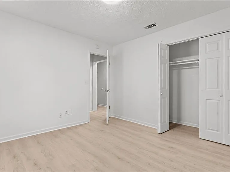 216 Goshen Ln — Photo 24