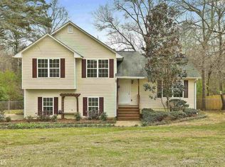 196 Aspen Lake Dr W, Newnan, GA 30263