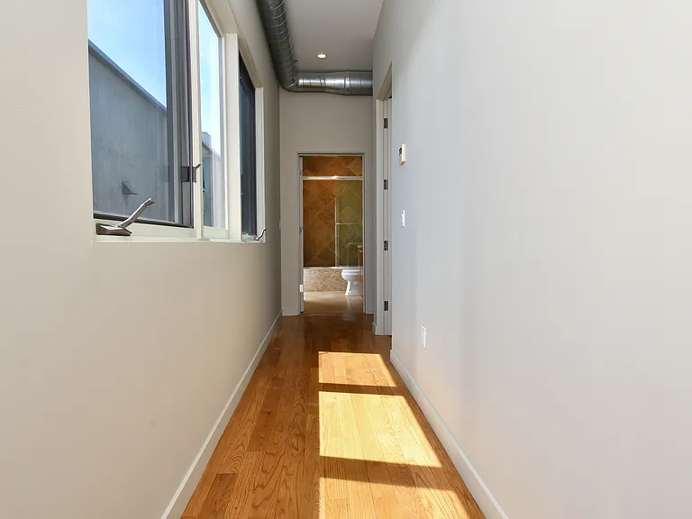 744 Marine St — Photo 32