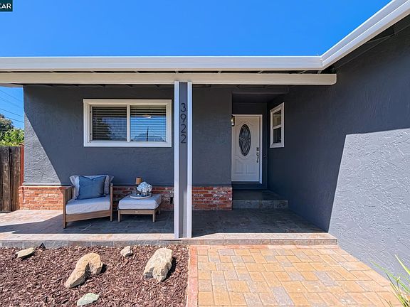 2nd image of 3922 Fordham Way