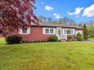 33 Park Pl E, Niantic, CT 06357