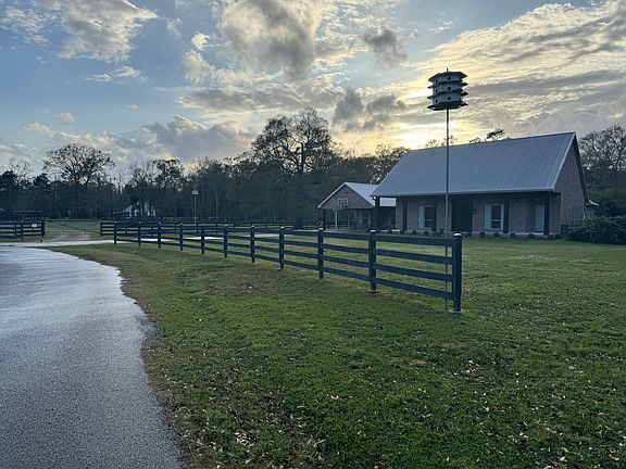 Street view front of house