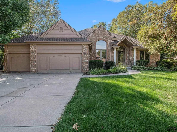 12923 Binney St, Omaha, NE 68164