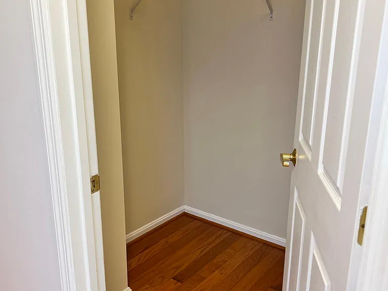 1607 E Fairmount Ave — Photo 26