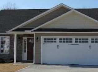 202 Falling Spring Ct, Simpsonville, SC 29681