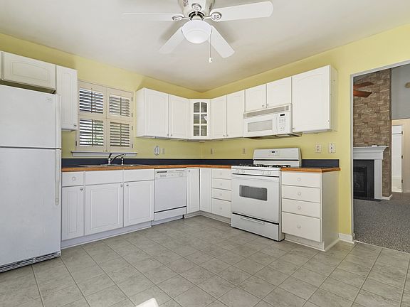 3rd image of 65 N Longwood Ln