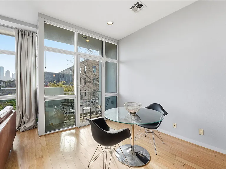 1406 Columbus St #206 — Photo 9
