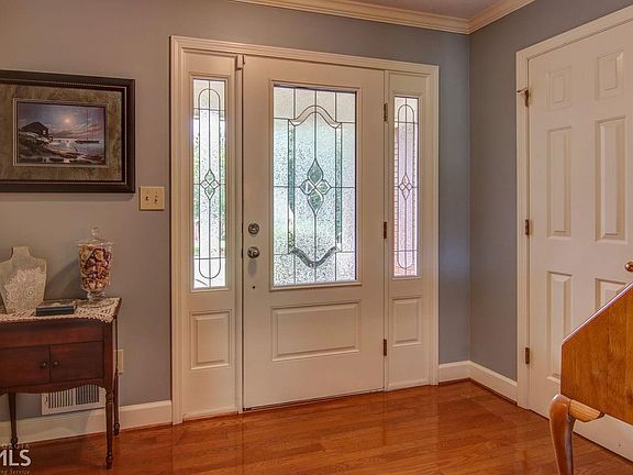 4th image of 4009 Camary Dr SE