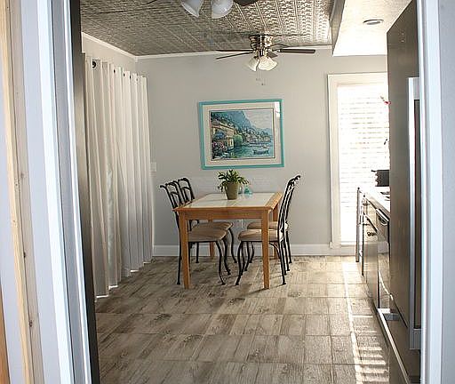 2nd image of 3827 Palm Dr
