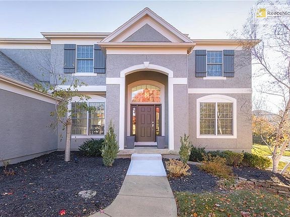 3rd image of 14555 Mohawk Cir