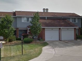1128 Hertford Ct, Wheaton, IL 60189