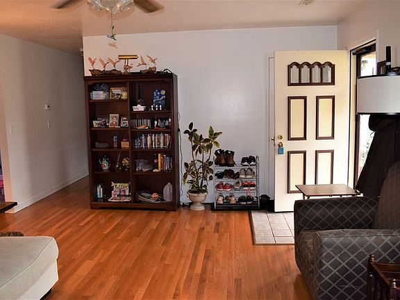4th image of 104 Cochran St
