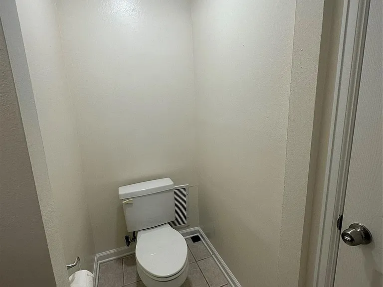 5919 Ludington Dr — Photo 14