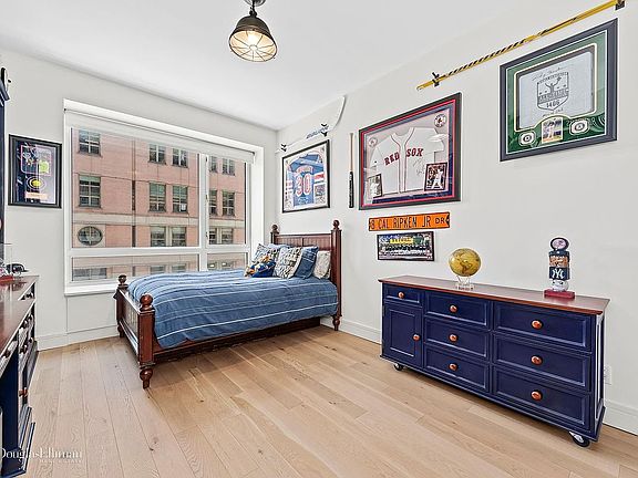 5th image of 545 W 110th St APT 5B