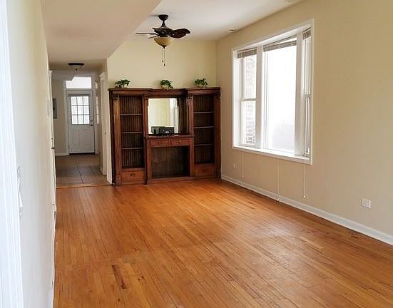 2nd image of 3704 N Southport Ave