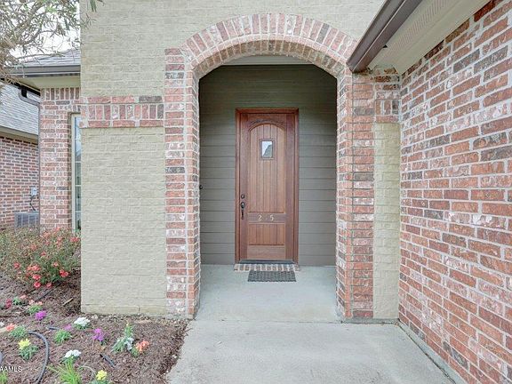 5th image of 215 Fairwood Dr
