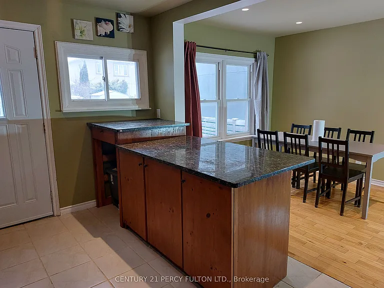 98 Westbourne Ave — Photo 7