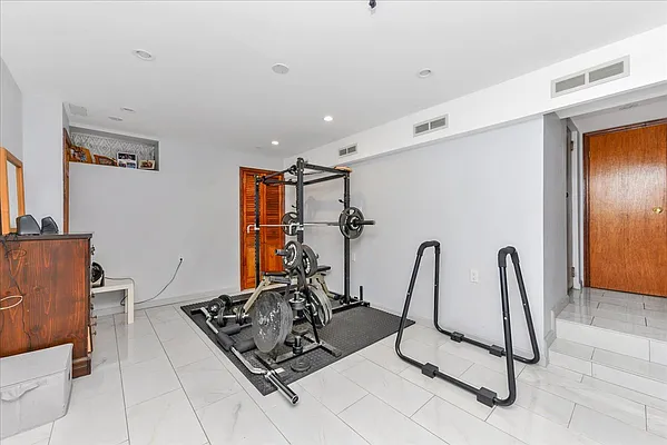 Sold by RE MAX Team | media 17