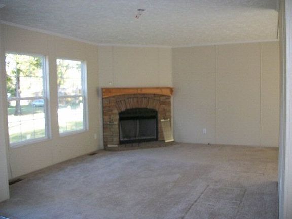 3rd image of 28439 Westbrook St