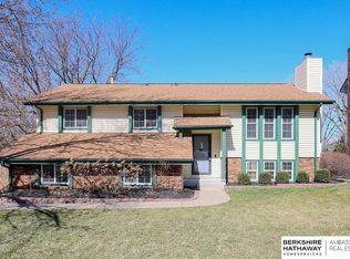 2910 Daniell Cir, Bellevue, NE 68123