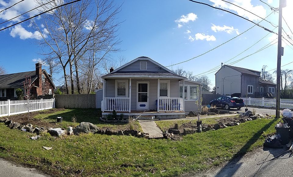 2nd image of 22 Babylon Rd