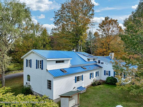 5th image of 161 Beaver Hill Road