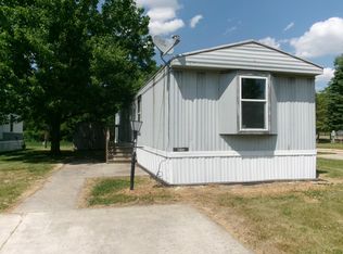 413 Red Oak Dr, Kendallville, IN 46755