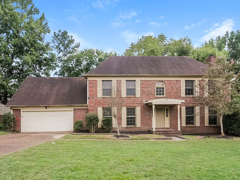 405 Locust Grove Dr — Photo 1