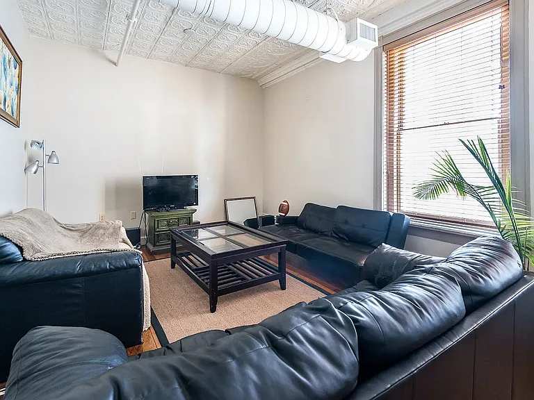 121 W Broad St — Photo 6