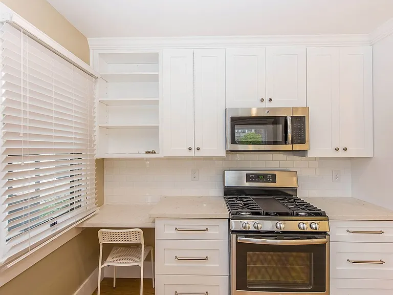 306 N Shaffer St — Photo 13