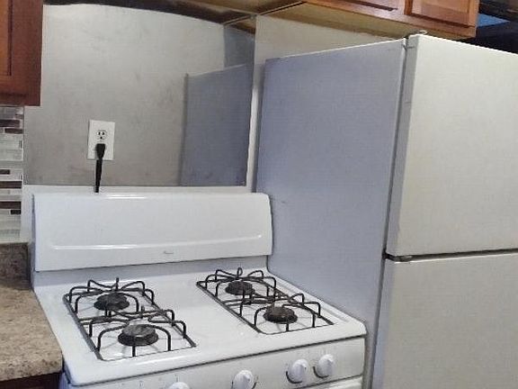 4th image of 3712 Winnebago St #2H
