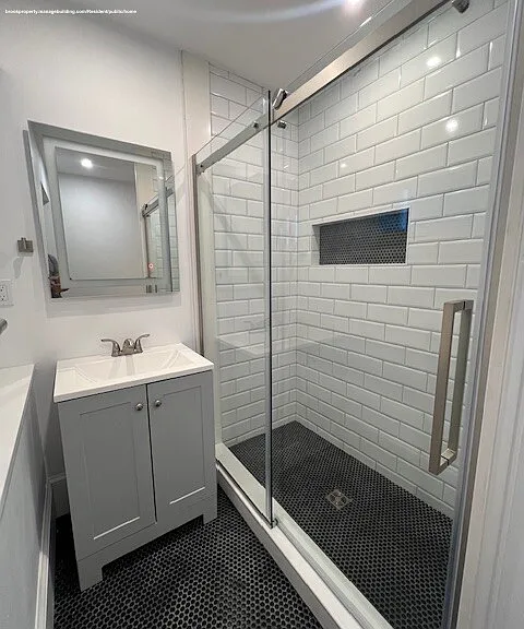 51 Custer St #1 — Photo 7