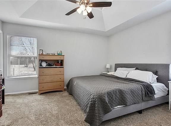5th image of 409 W 220th St