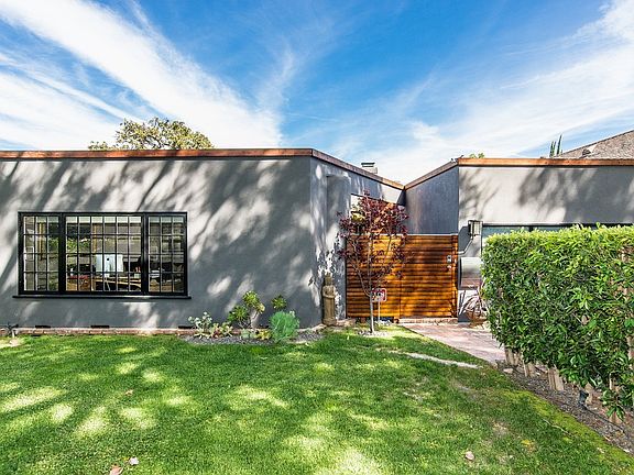 3rd image of 4146 Ventura Canyon Ave