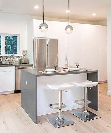 1st image of 842 Palm Ave #2013