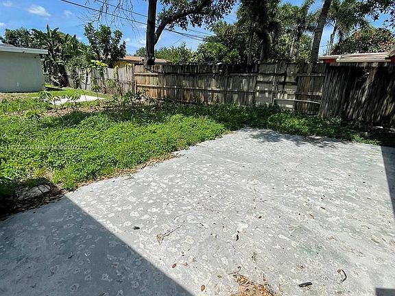 4th image of 5311 SW 57th Ct
