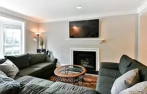 61 Mount Vernon Cir — Photo 1