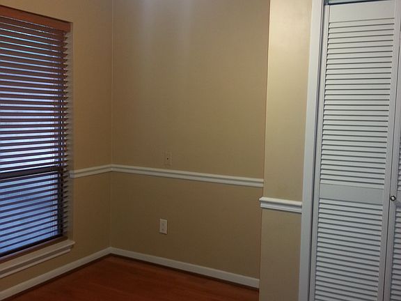 3rd image of 1919 Riverlawn Dr
