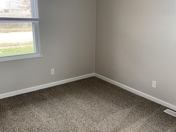 3rd image of 3908 Carpenter Dr
