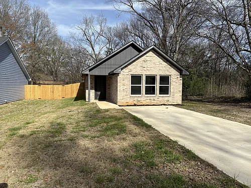 515 Giraud St Photo 1
