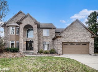 4717 Scotch Pine Dr, Troy, MI 48085