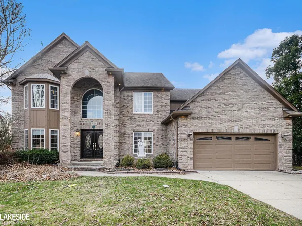 4717 Scotch Pine Dr, Troy, MI 48085