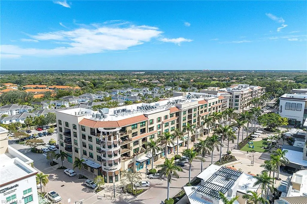 2 bed, 2.0 bath, 1623 sqft, $5,000 — Photo 3