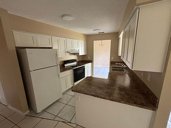 3rd image of 3206 Ambassador Ave