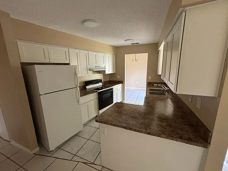 3206 Ambassador Ave — Photo 3