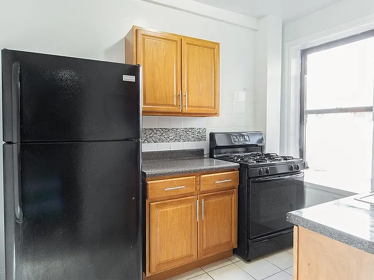 158 S Harrison St — Photo 7
