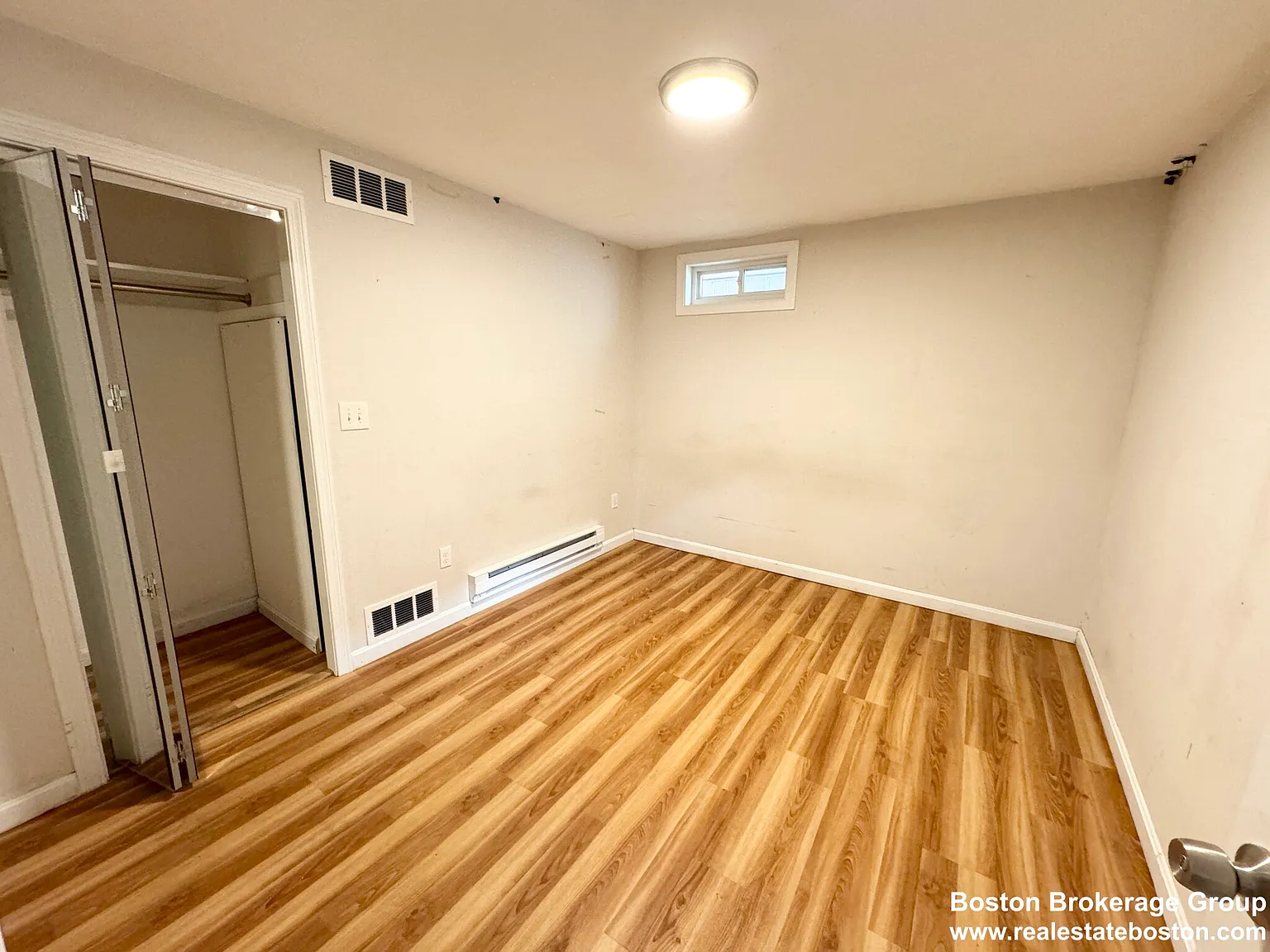 185 Sydney St — Photo 4