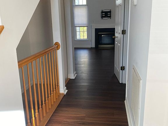4th image of 3235 Friars Walk Ln
