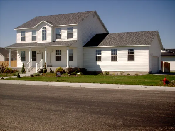 2805 E Sapphire Dr, Ammon, ID 83406