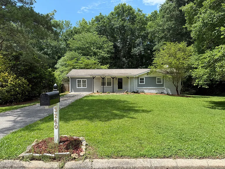 3260 Ridgecrest Dr — Photo 1